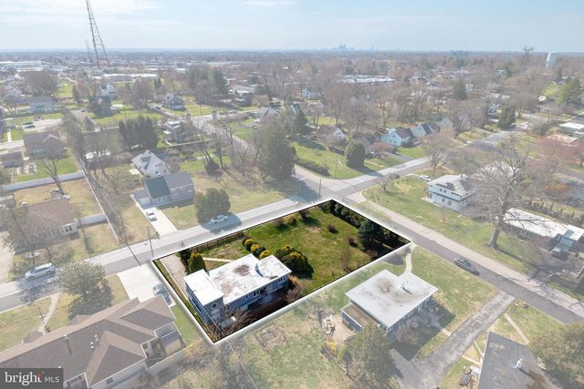 8101 DOUGLAS RD, Glenside, PA 19038