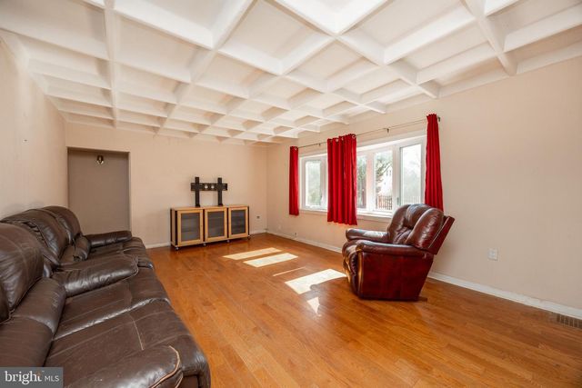 8101 DOUGLAS RD, Glenside, PA 19038