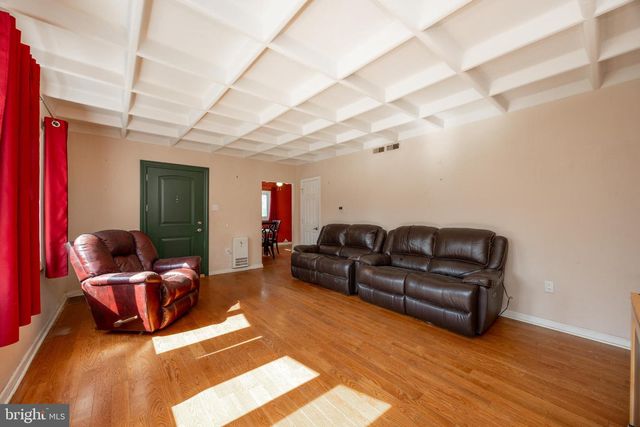 8101 DOUGLAS RD, Glenside, PA 19038