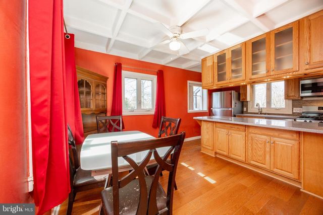 8101 DOUGLAS RD, Glenside, PA 19038