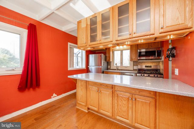 8101 DOUGLAS RD, Glenside, PA 19038