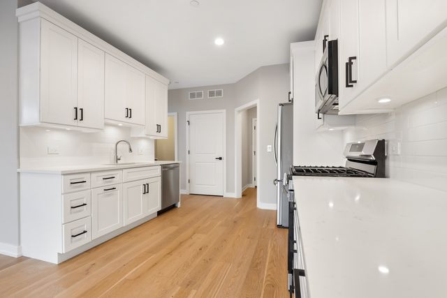 9430 Churchill Drive, Hickory Hills, IL 60457