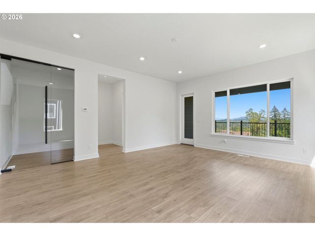 17697 HILLSIDE Dr, West Linn, OR 97068