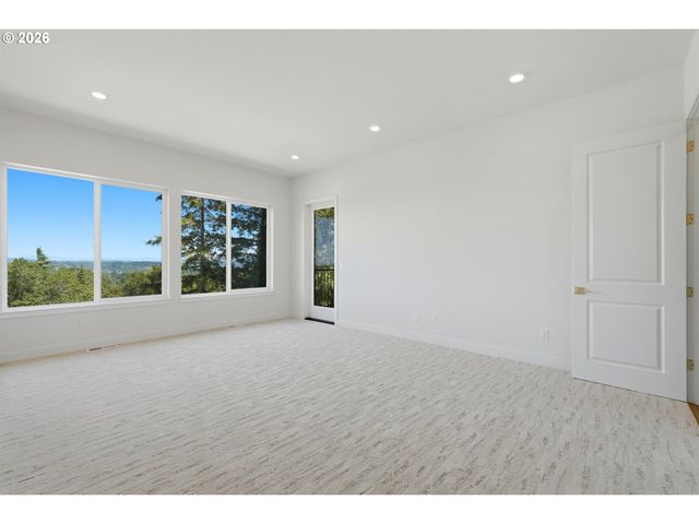 17697 HILLSIDE Dr, West Linn, OR 97068