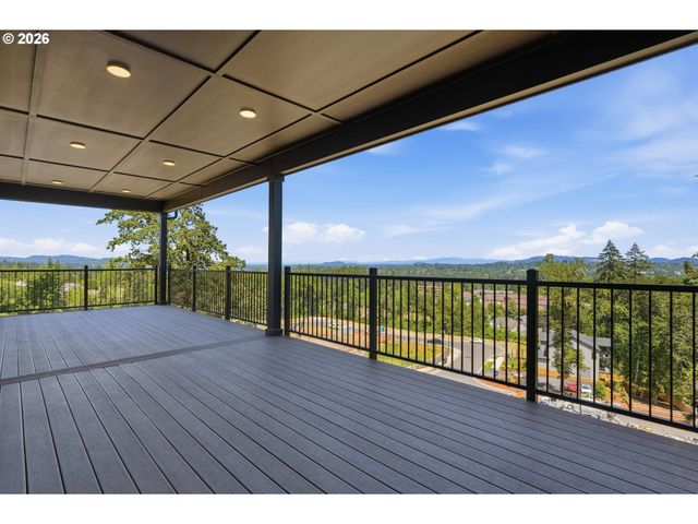 17697 HILLSIDE Dr, West Linn, OR 97068