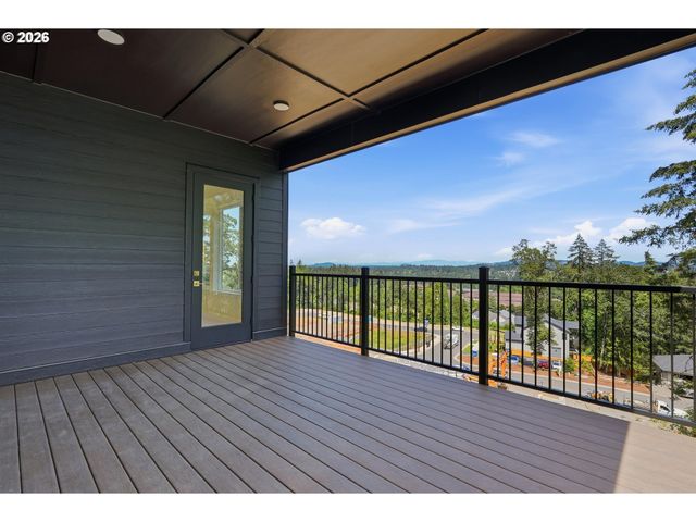17697 HILLSIDE Dr, West Linn, OR 97068