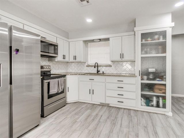 10405 N McKinley Avenue, Oklahoma City, OK 73114