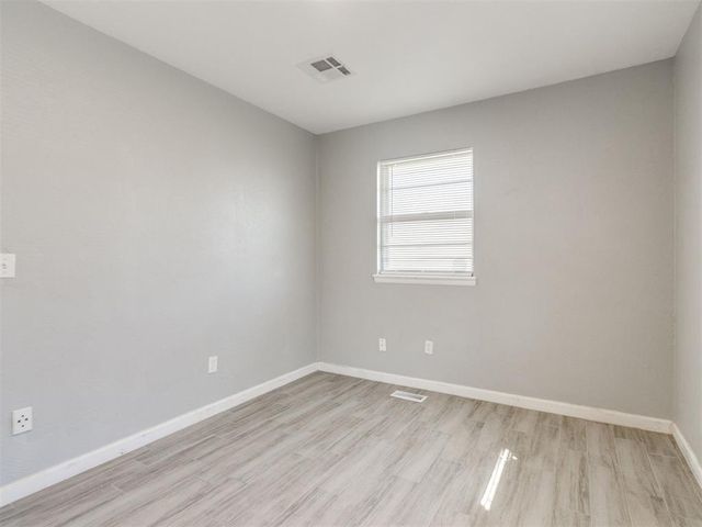 10405 N McKinley Avenue, Oklahoma City, OK 73114