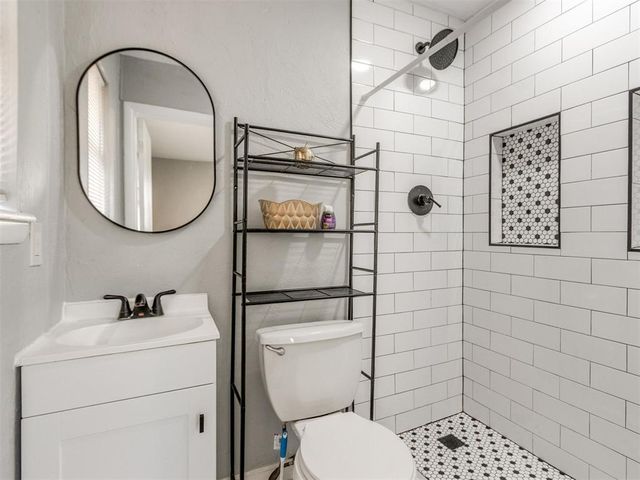 10405 N McKinley Avenue, Oklahoma City, OK 73114