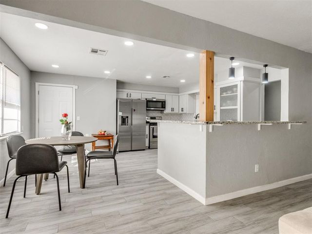 10405 N McKinley Avenue, Oklahoma City, OK 73114