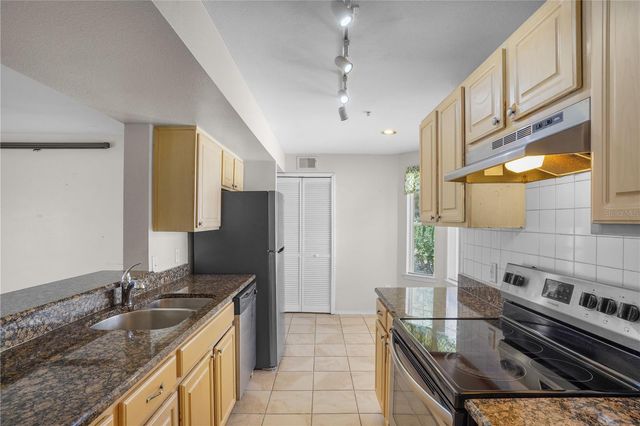 425 SUMMIT RIDGE PLACE 211, Longwood, FL 32779