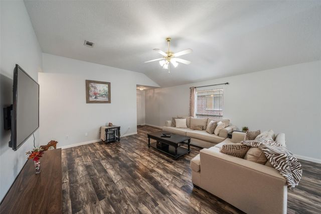 22614 Willow Branch, Tomball, TX 77375