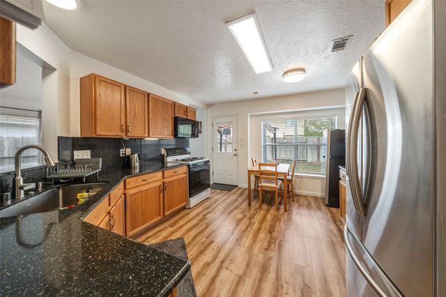 22614 Willow Branch, Tomball, TX 77375