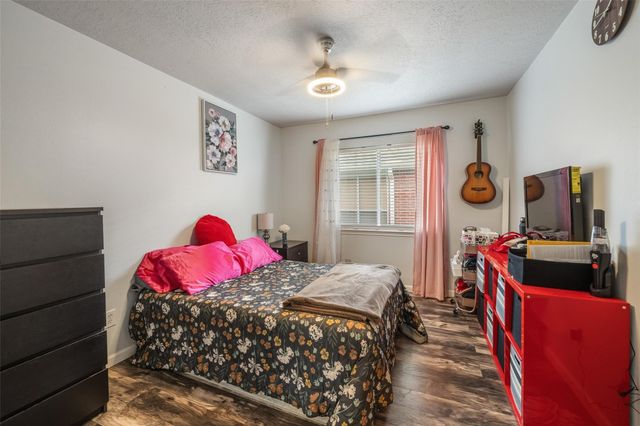 22614 Willow Branch, Tomball, TX 77375