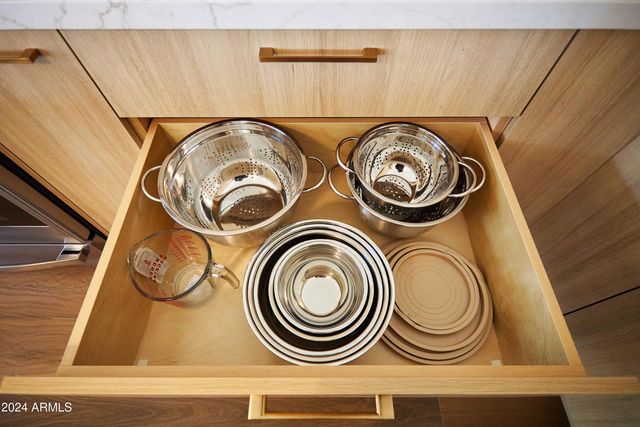 9871 E GELDING Drive, Scottsdale, AZ 85260