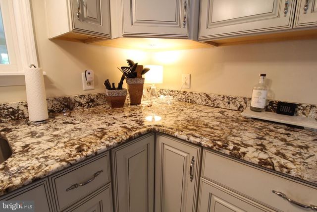 21 VETTERLEIN AVE, Hamilton, NJ 08619
