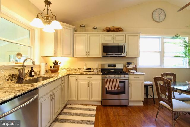 21 VETTERLEIN AVE, Hamilton, NJ 08619