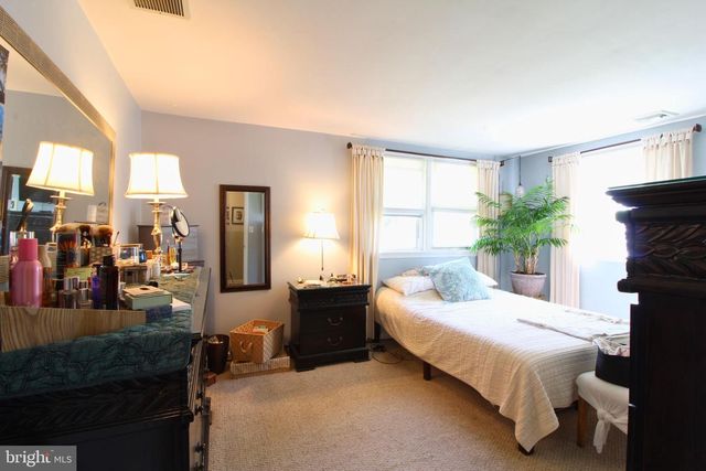 21 VETTERLEIN AVE, Hamilton, NJ 08619