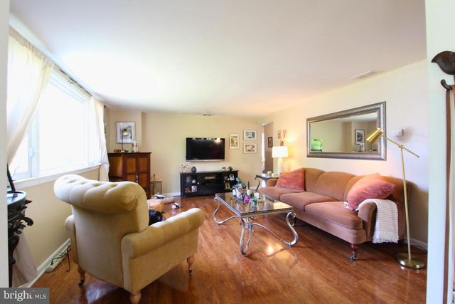 21 VETTERLEIN AVE, Hamilton, NJ 08619