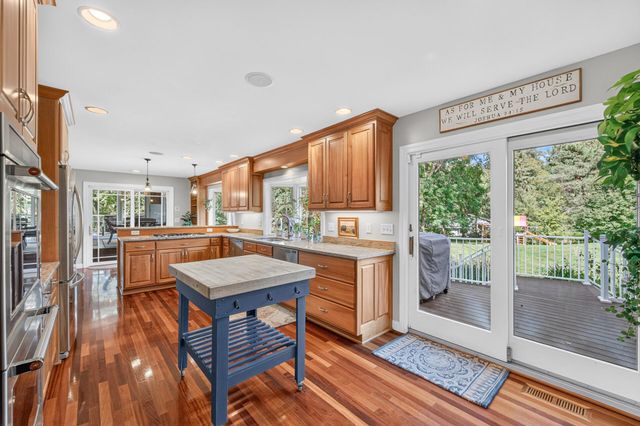 12 Tamarisk Road, Dellwood, MN 55110