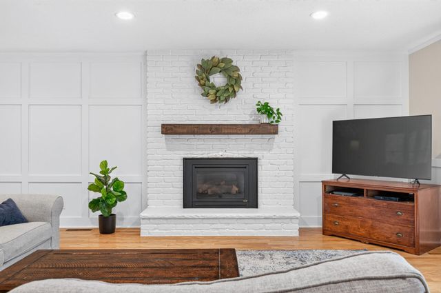 12 Tamarisk Road, Dellwood, MN 55110