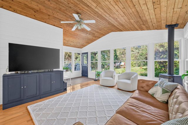 12 Tamarisk Road, Dellwood, MN 55110