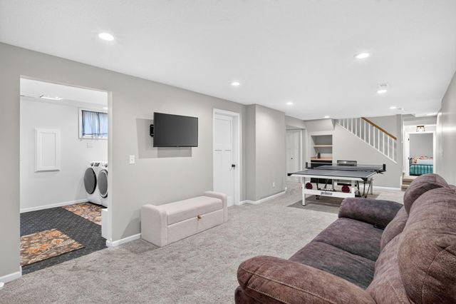 12 Tamarisk Road, Dellwood, MN 55110