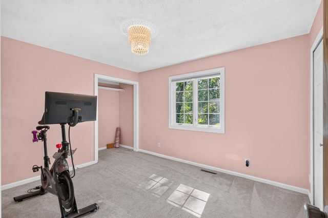 12 Tamarisk Road, Dellwood, MN 55110