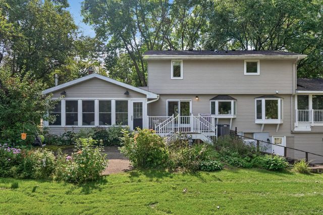 12 Tamarisk Road, Dellwood, MN 55110