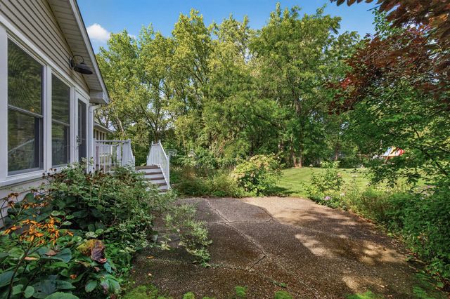 12 Tamarisk Road, Dellwood, MN 55110