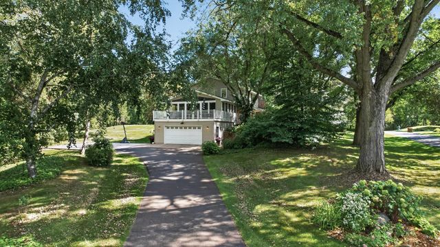12 Tamarisk Road, Dellwood, MN 55110