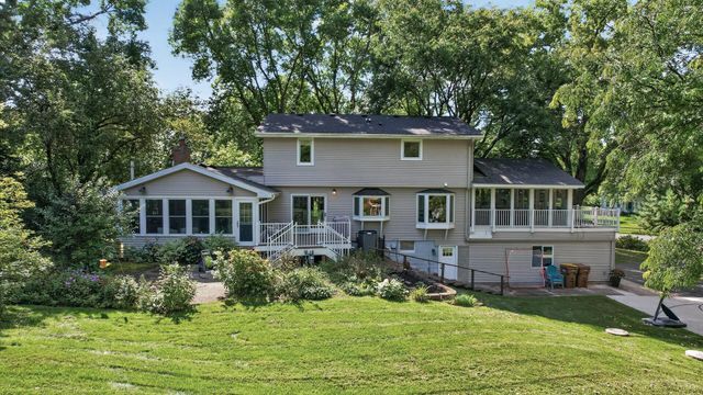 12 Tamarisk Road, Dellwood, MN 55110