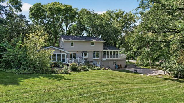 12 Tamarisk Road, Dellwood, MN 55110