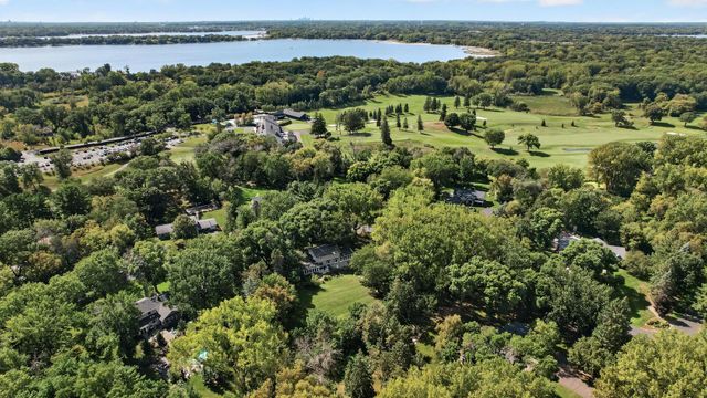 12 Tamarisk Road, Dellwood, MN 55110