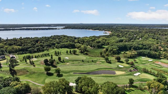 12 Tamarisk Road, Dellwood, MN 55110