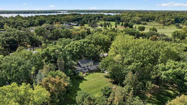 12 Tamarisk Road, Dellwood, MN 55110