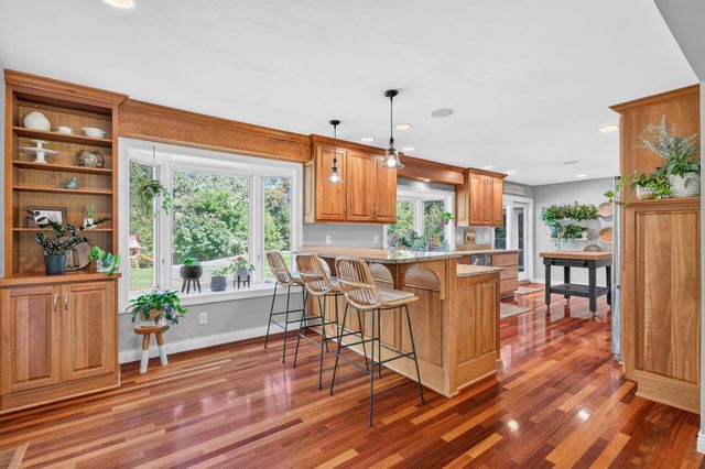 12 Tamarisk Road, Dellwood, MN 55110