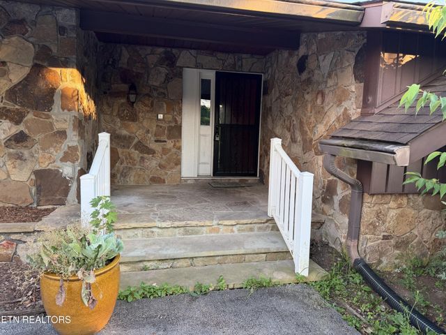 820 Highway 68, Crossville, TN 38555