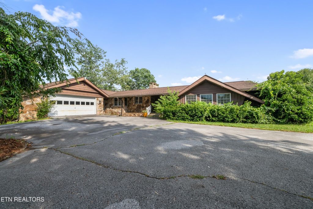 820 Highway 68, Crossville, TN 38555