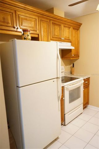 408 GLOUCESTER BOULEVARD 33, Sun City Center, FL 33573