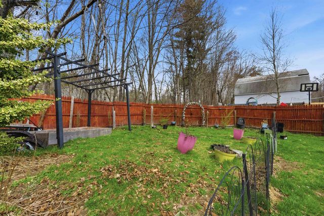 10 Lindy Street, Pembroke, NH 03275