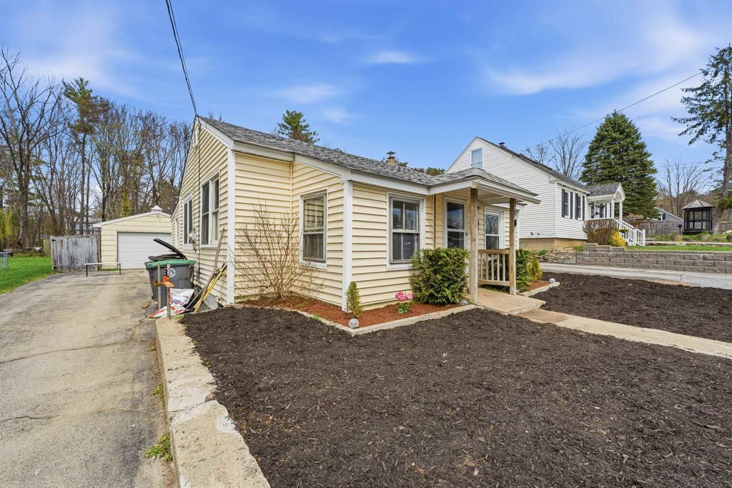 10 Lindy Street, Pembroke, NH 03275