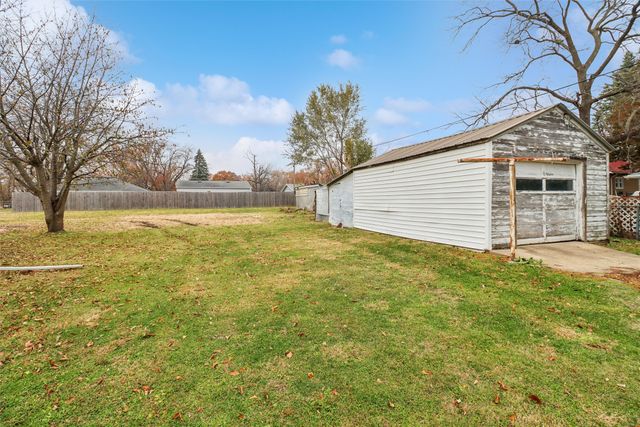 1313 Burnham Avenue, Des Moines, IA 50315