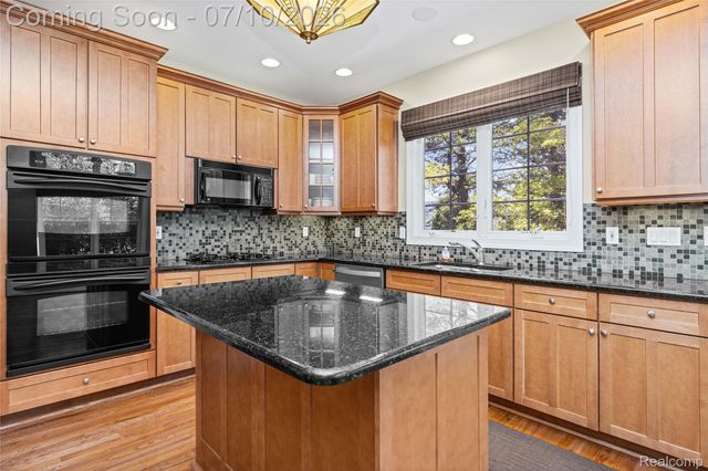 44493 Broadmoor Boulevard, Northville Township, MI 48168