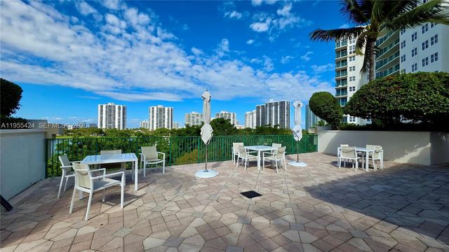 20000 E Country Club Dr 402, Aventura, FL 33180