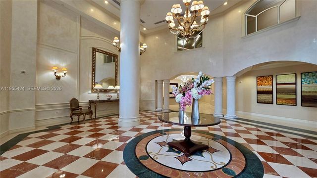 20000 E Country Club Dr 402, Aventura, FL 33180