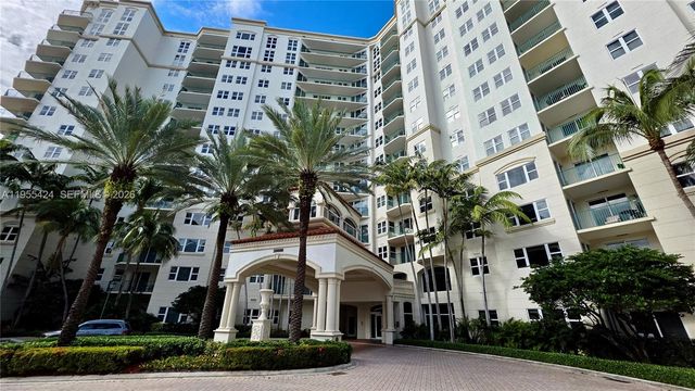 20000 E Country Club Dr 402, Aventura, FL 33180