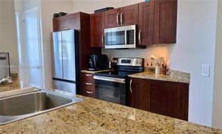 20000 E Country Club Dr 402, Aventura, FL 33180