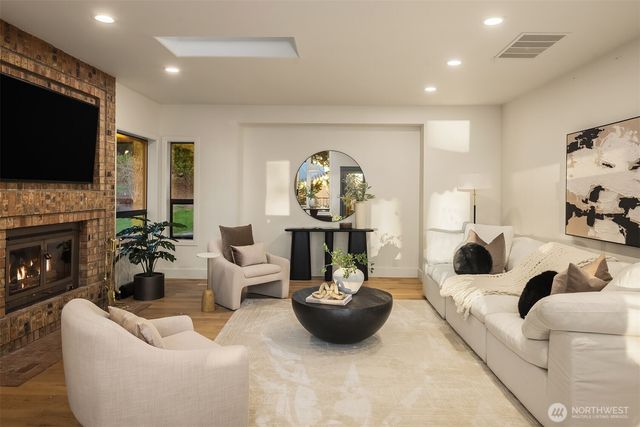 3529 207th Avenue SE, Sammamish, WA 98075