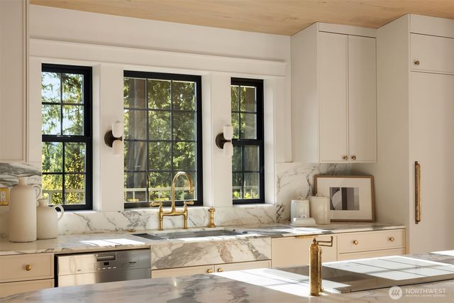 3529 207th Avenue SE, Sammamish, WA 98075